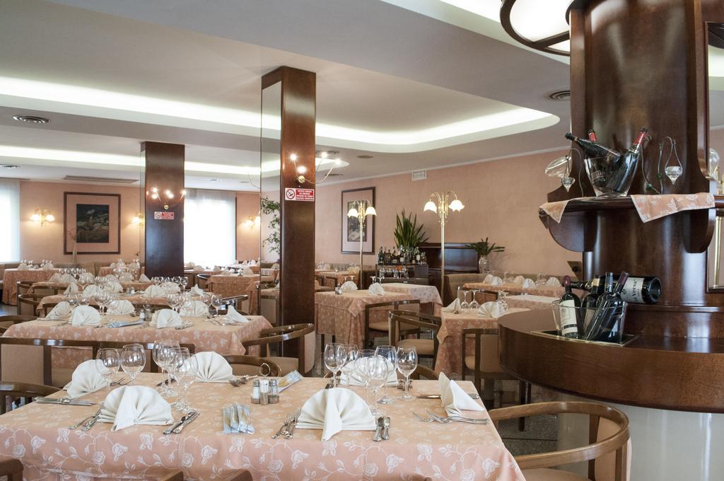 Le Gronde Hotel Cava Manara Exterior photo