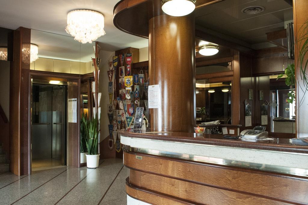 Le Gronde Hotel Cava Manara Exterior photo