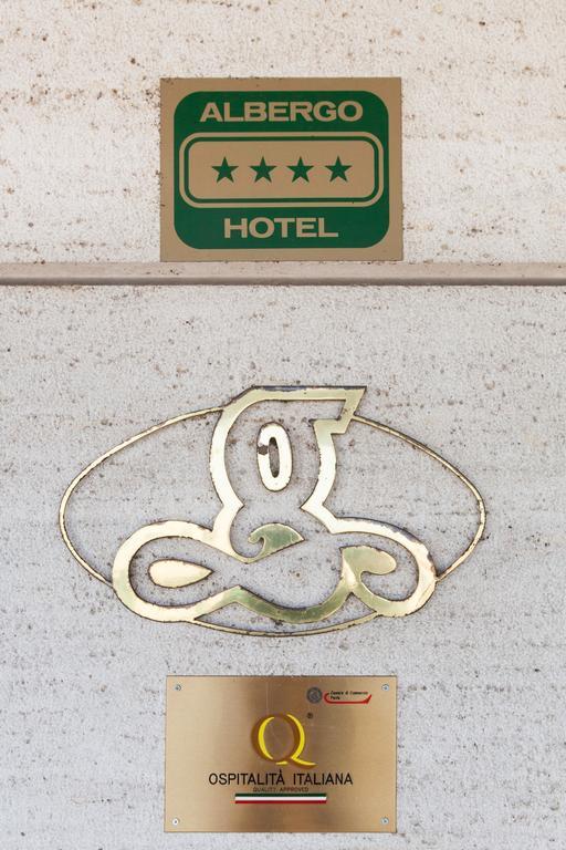 Le Gronde Hotel Cava Manara Exterior photo