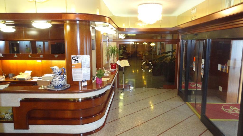 Le Gronde Hotel Cava Manara Exterior photo
