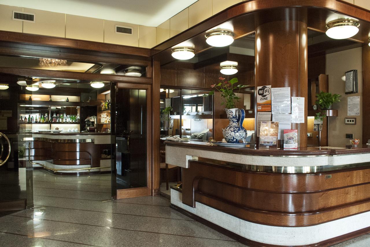 Le Gronde Hotel Cava Manara Exterior photo